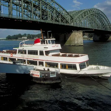 Ibis Am Dom Otel Köln