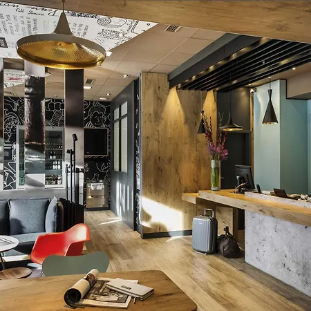 ホテル イビス アム ドム