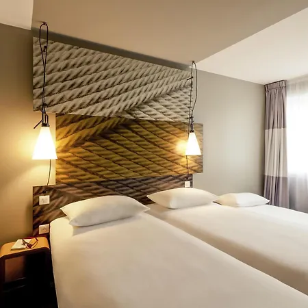 Ibis Am Dom Hotel 2*