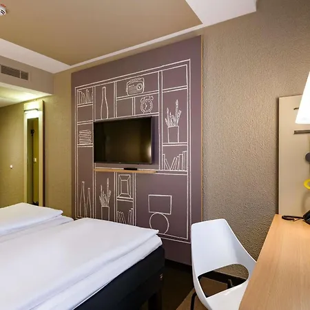 Ibis Am Dom 2*