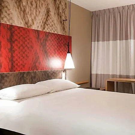 Ibis Am Dom 2* Keulen