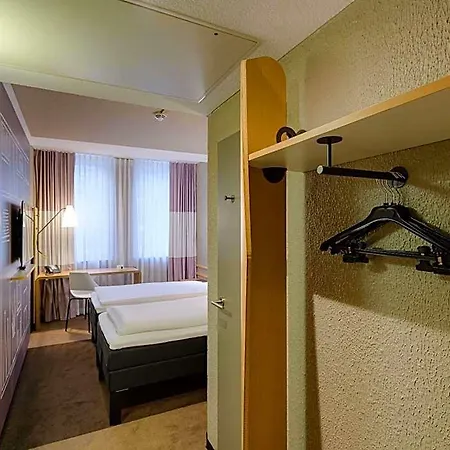 Hotel Ibis Am Dom 2*