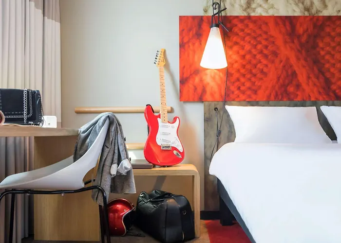 Ibis Am Dom 2*
