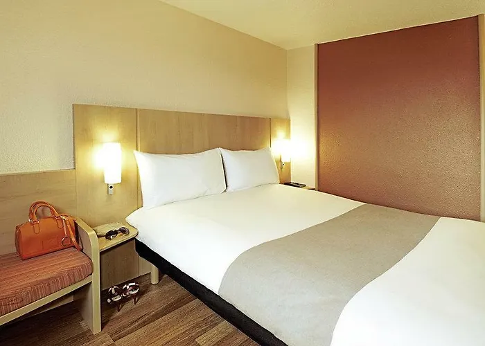 Otel Ibis Am Dom