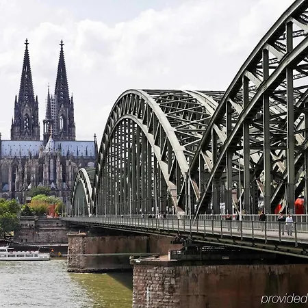 이비스 암 돔 호텔 쾰른